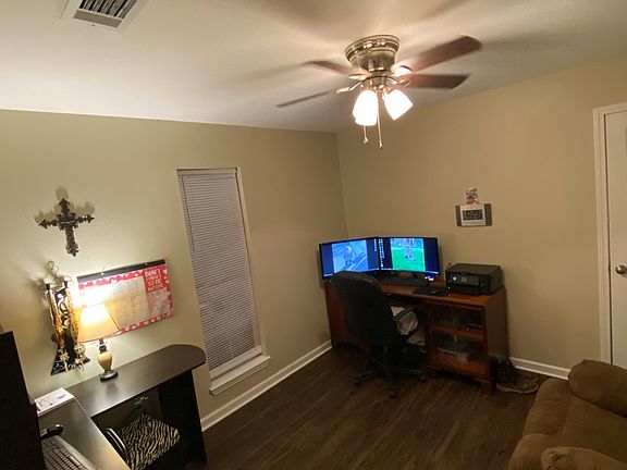 3rd image of 44051 Lake Village Dr