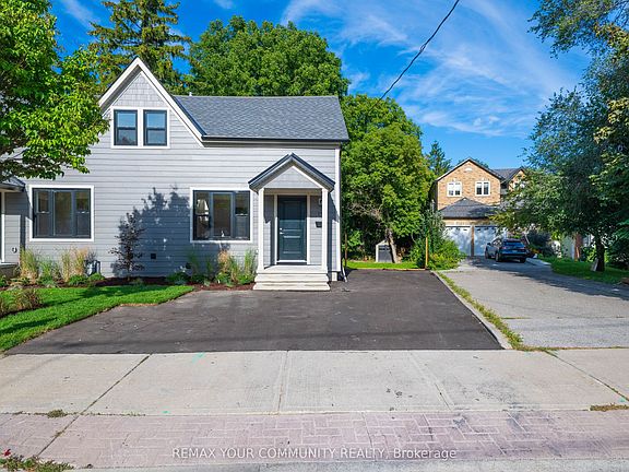 2nd image of 137 Clarence St