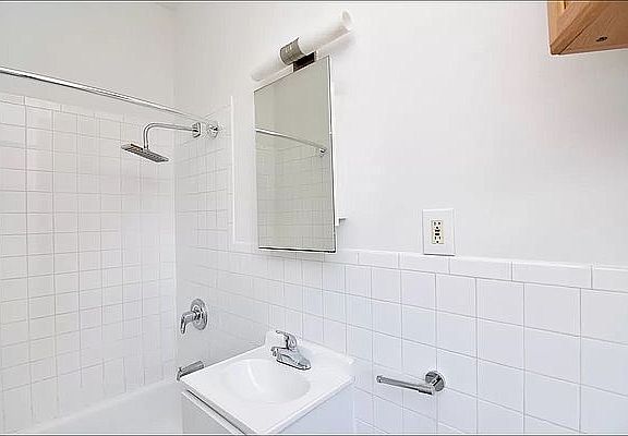 5th image of 303 W 11th St APT 2E
