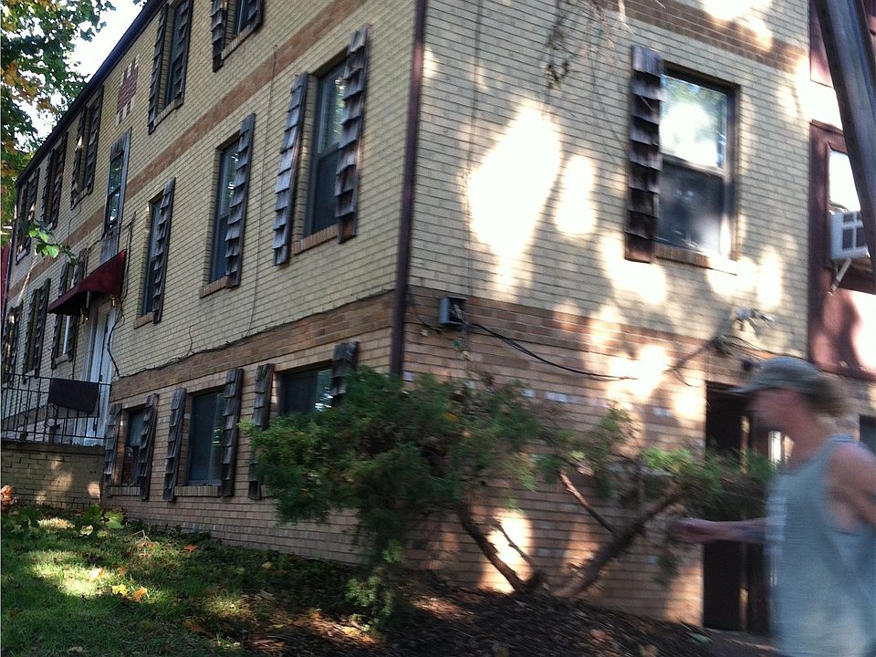 2nd image of 1028 E 5th St APT 2