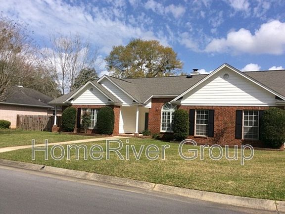 3rd image of 1912 Pinebrake Ln