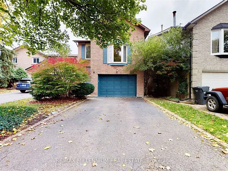 8 Dalzell Ave — Photo 1