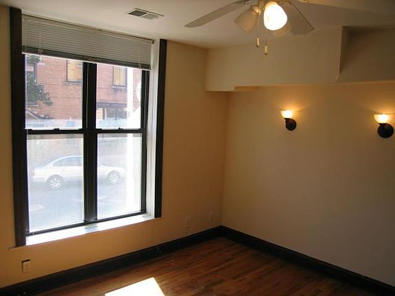 2nd image of 740 W Oakdale Ave #2