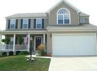 1053 Golden Oak Dr, Hamilton, OH 45013