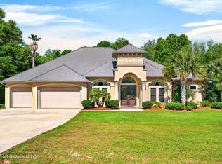 365 N Hill Dr, Carriere, MS 39426