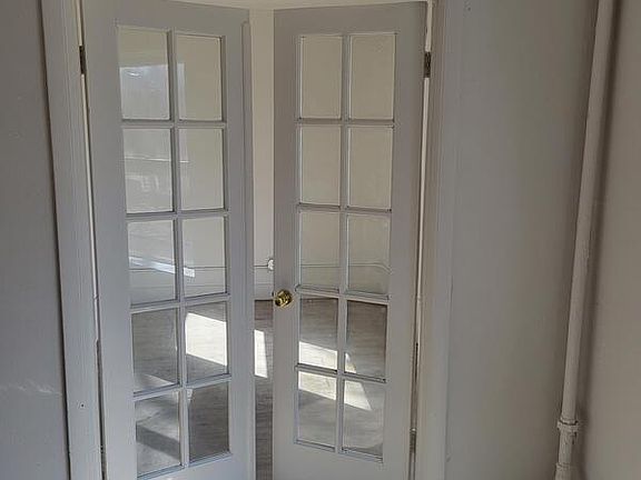 3rd image of 1550 N Lafayette St #6