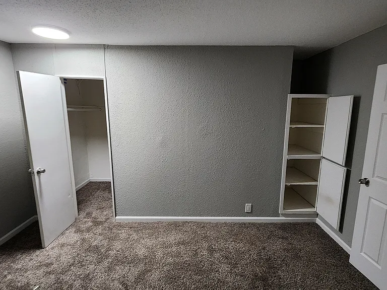 Campus View Apartments — Photo 39