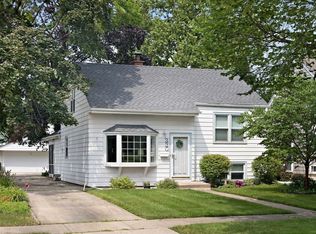 330 N Ridgeland Ave, Elmhurst, IL 60126