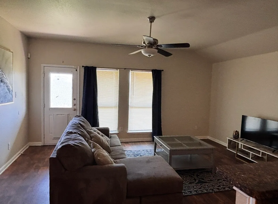 4 bed, 1867 sqft, $750 — Photo 4