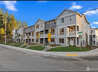 7025 Rainier Dr #E, Everett, WA 98203