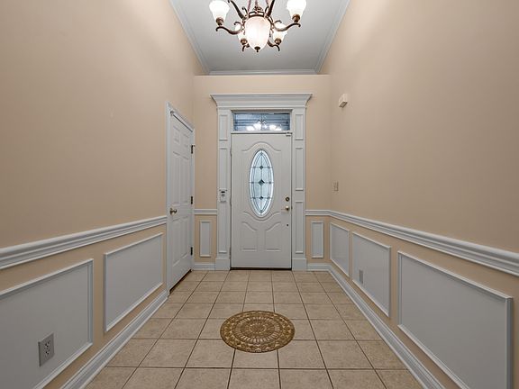 4th image of 2468 Franks Way