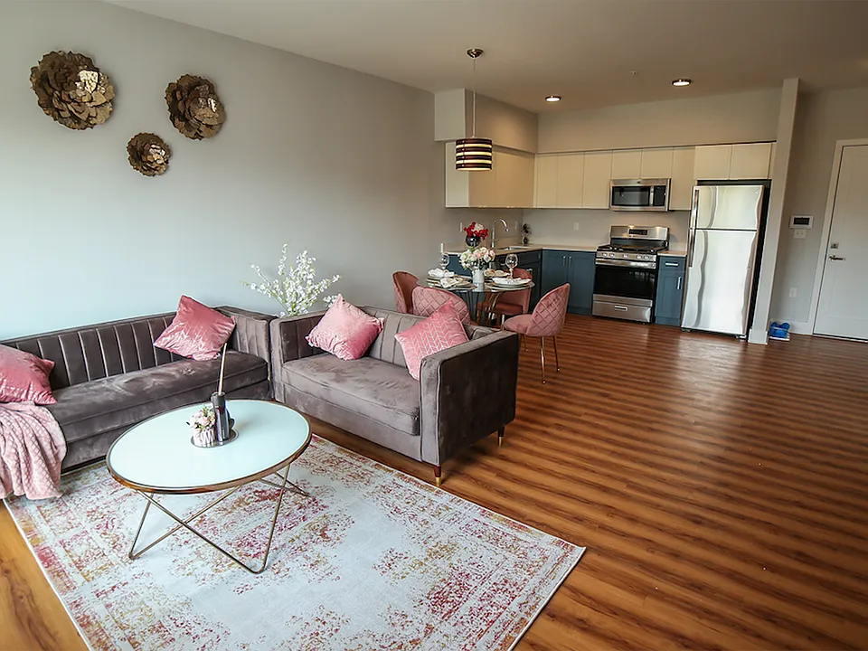 1120-1140 E Saint Georges Ave