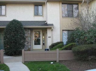 2 High Gate Ln, Blue Bell, PA 19422