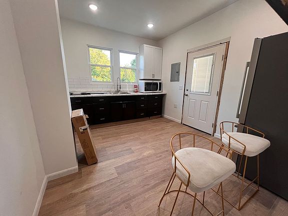3rd image of 310 E Front St #3