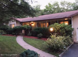 2518 Highview Dr, Brodheadsville, PA