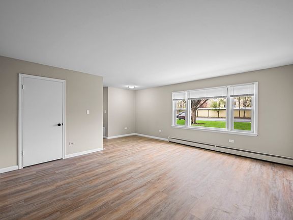 3rd image of 1101 Holiday Ln Unit 10