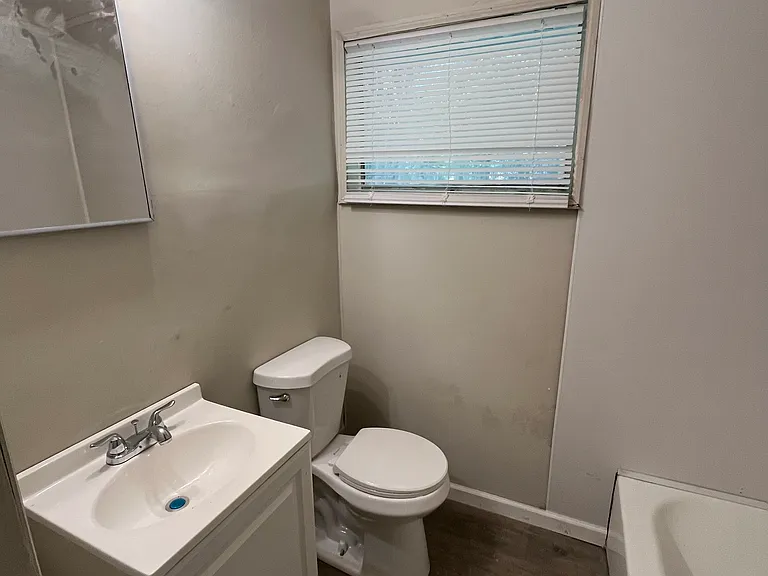 2468 Vivian Dr — Photo 8