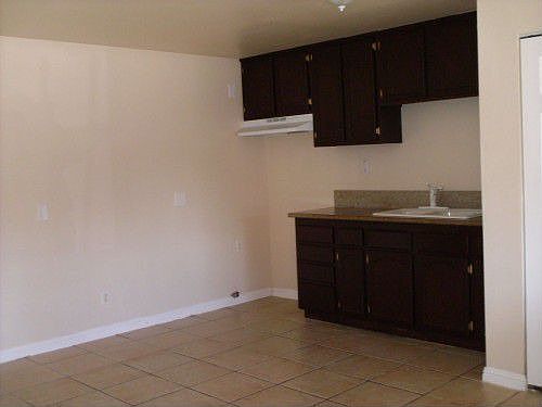 3rd image of 9306 Hooper Ave