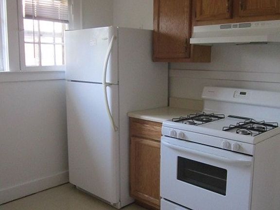 2nd image of 620 Euclid Ave #2