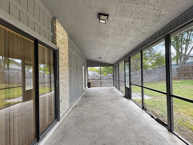 3426 Meadow Head Dr — Photo 21