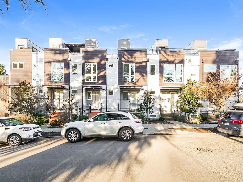 1st image of 2857 Franklin Ave E