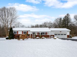 189 Lakeside Dr, New Castle, PA 16105