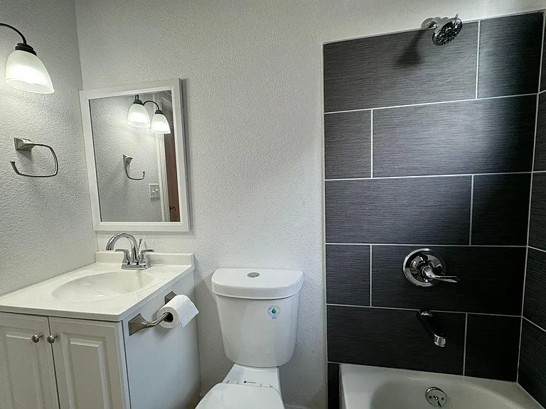 317 S Cedar St #2 — Photo 9