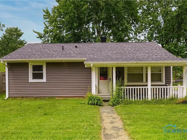722 Circle Dr, Fostoria, OH 44830