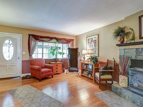 3rd image of 11532 Shangrila Ln