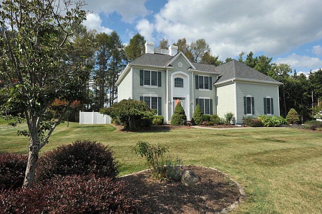 1st image of 305 Chelsea Ct