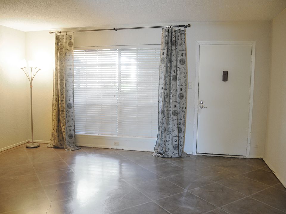 1st image of 2425 Ashdale Dr APT 11