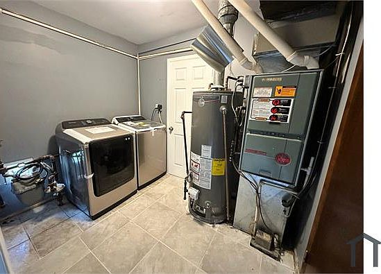 3rd image of 150 Eastbrook Ln