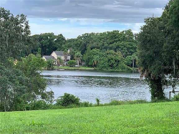4th image of S Riverhills Dr