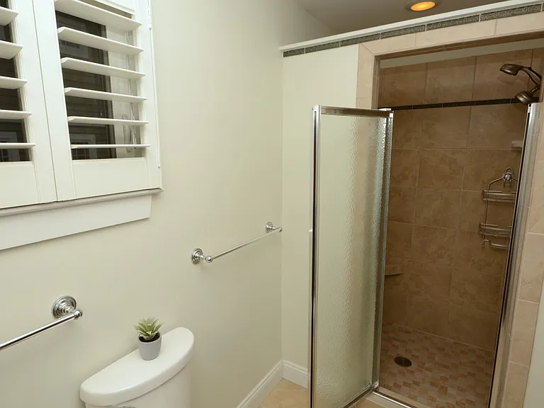4116 Pretty Lake Ave — Photo 17