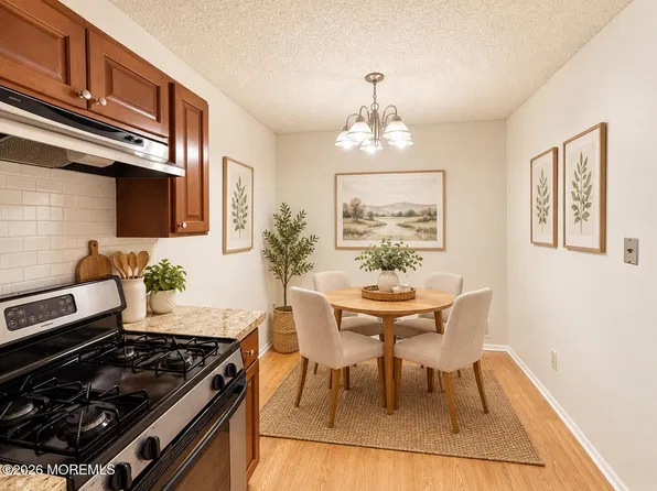 131 Sussex Pl #131, Absecon, NJ 08205