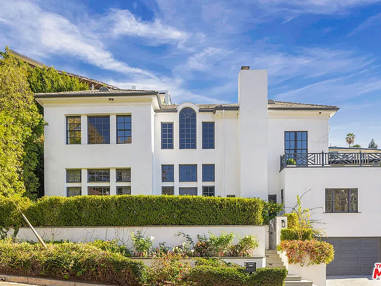1460 N Doheny Dr — Photo 1