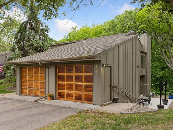 9010 Neill Lake Rd, Eden Prairie, MN 55347