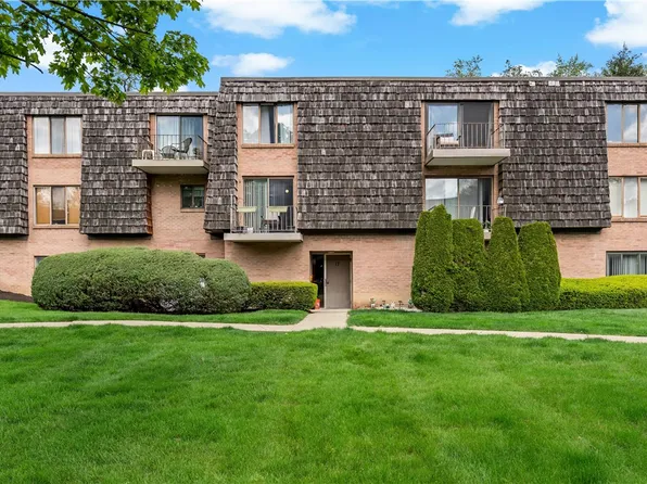1712 Forest Green Dr #1712, Coraopolis, PA 15108