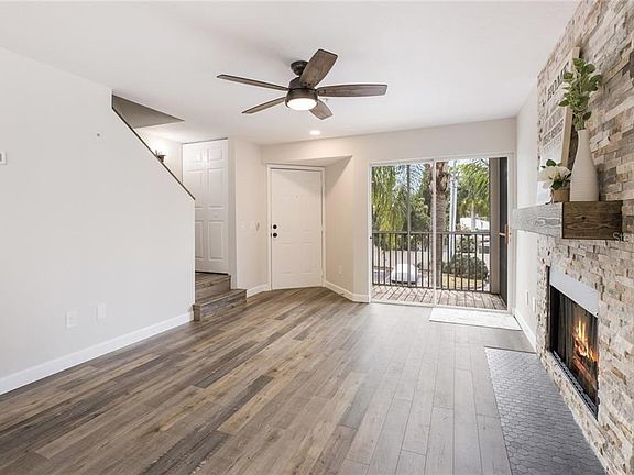 4th image of 850 S Tamiami Trl APT 226