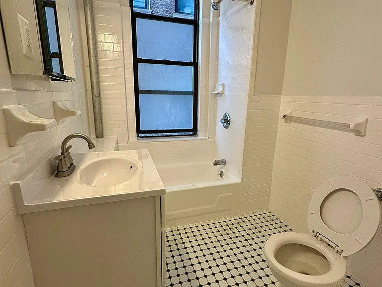 350 W 55th St #6M — Photo 7