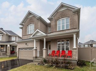 190 Bartonia Cir, Ottawa, ON K4A1E2