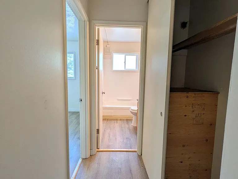 West Slope Apartments — Photo 13