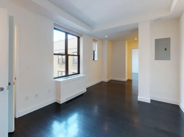 666 West End Avenue image 6 of 14