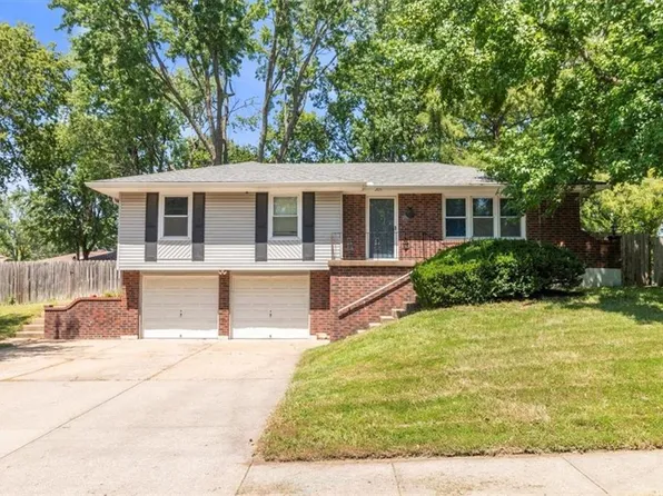 205 SE Moore Ct, Blue Springs, MO 64014