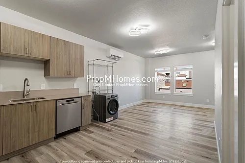Floor plan 305