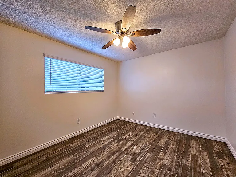 4417 Parks Avenue — Photo 18