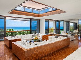 3869 Pokapahu Pl, Honolulu, HI 96816