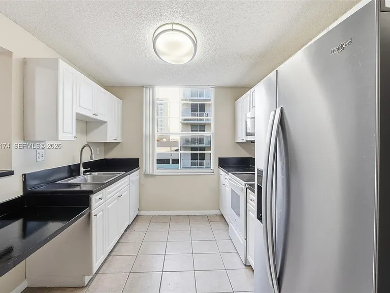 520 SE 5th Ave #2403 — Photo 24