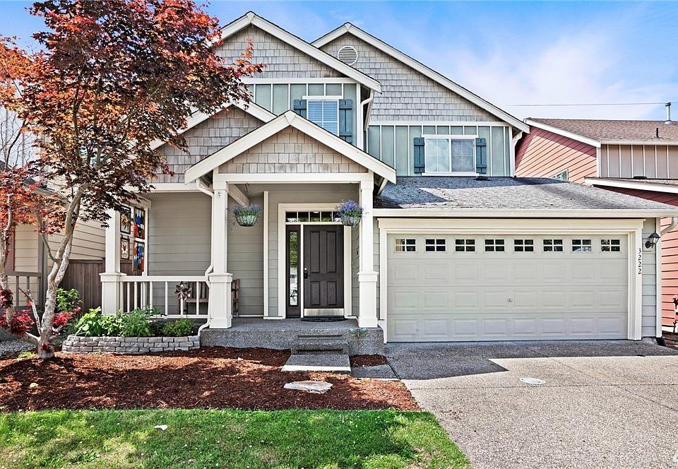 Welcome home to this beautiful Radiance community property where you can enjoy parks & walking trails for outdoor fun