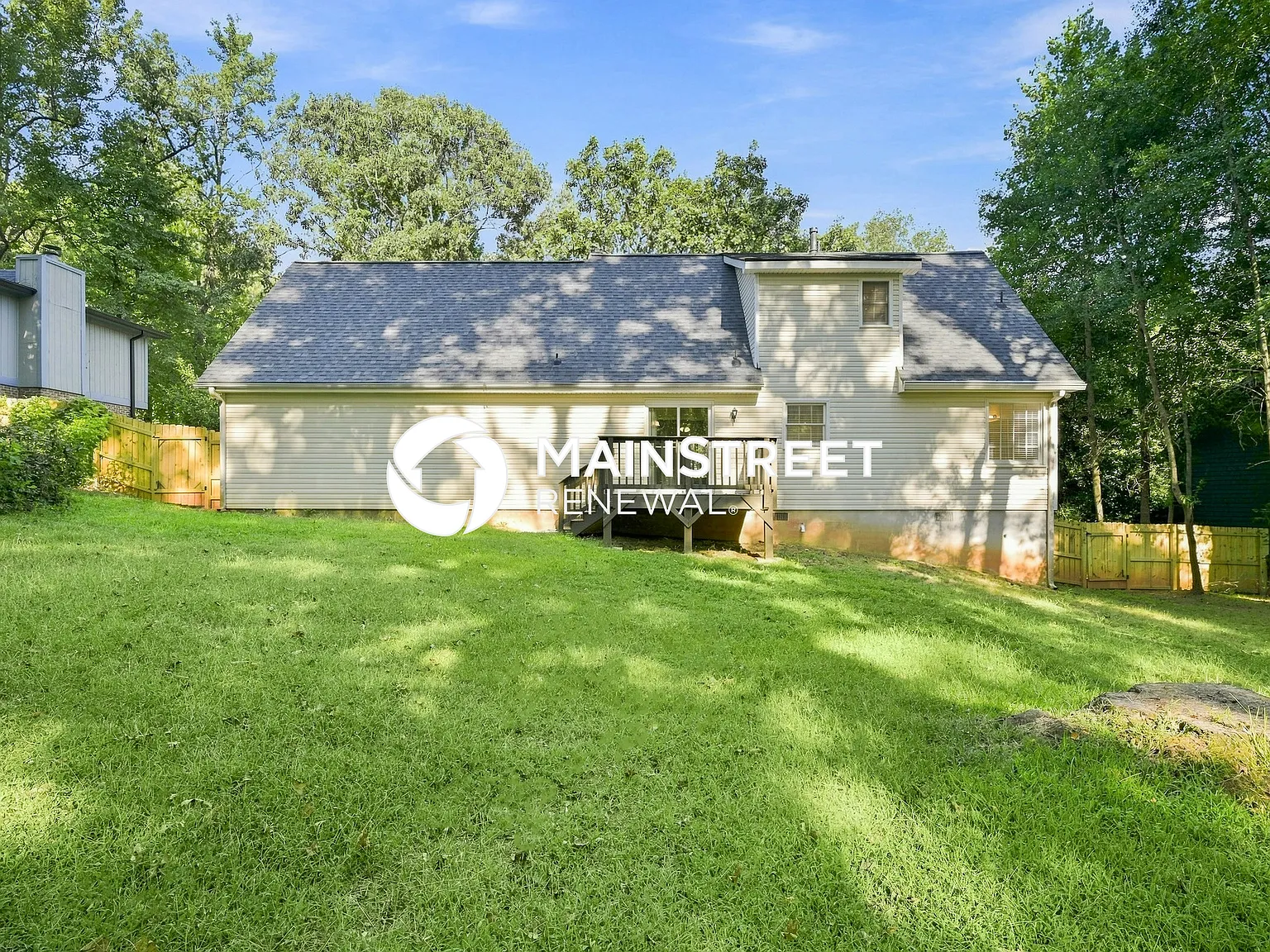 222 Se Bridgewood Dr — Photo 2